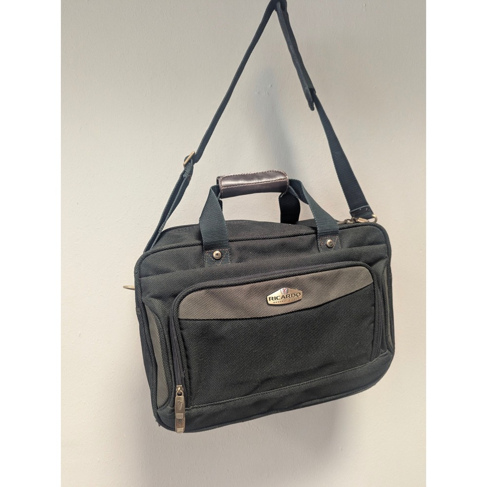Vintage Ricardo Beverly Hills Green Travel Bag Carry On Shoulder Bag 76552